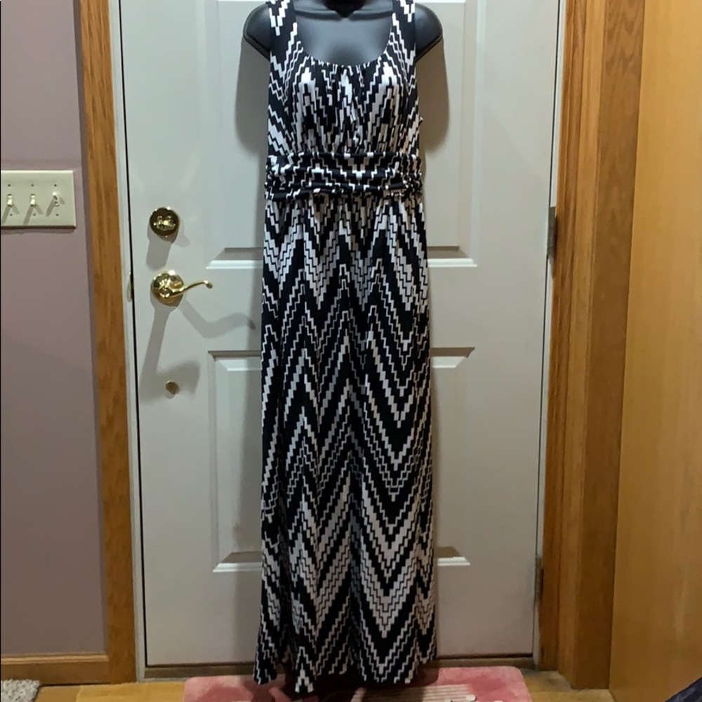 Long Sleeveless Maxi Dress